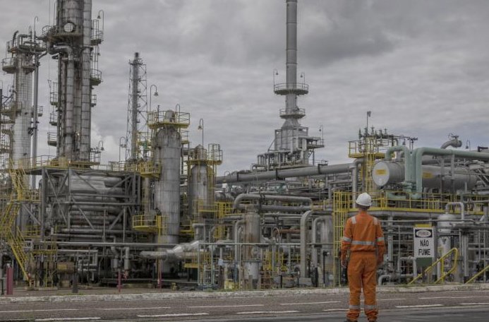 La producción de petróleo en Brasil cae un 8,1 % en julio