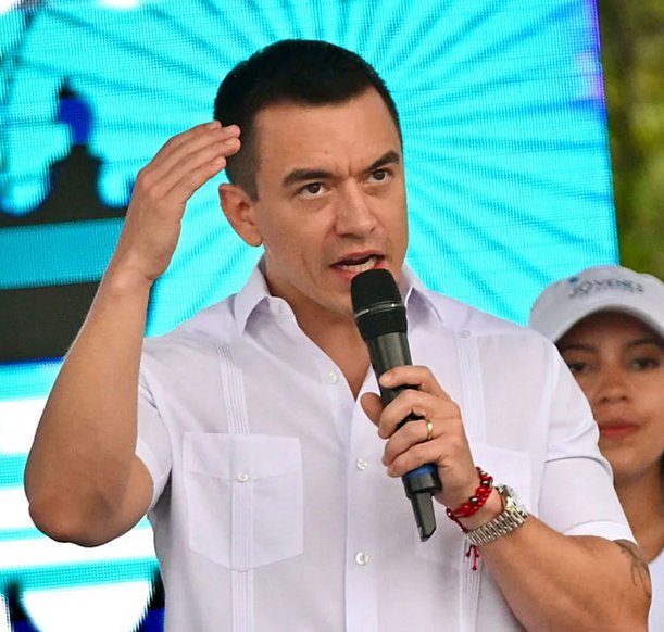 El narco Noboa se arrodilla ante Trump y ataca a Cuba