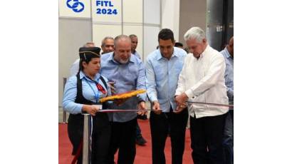 Asiste presidente de Cuba a inauguración de II Feria del Transporte