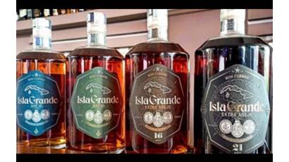 Autorizan a ocho marcas de ron cubano a usar la Marca País
