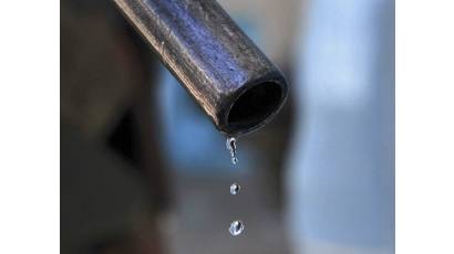 Petróleo brent baja a 105,63 dólares