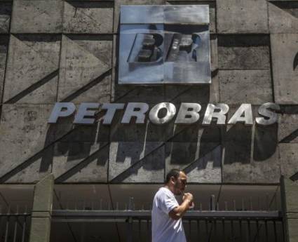 Petrobras sale a mercados gobales con venta de bonos en dólares