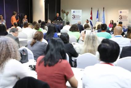 Debates en La Habana sobre desafíos del Derecho del Turismo